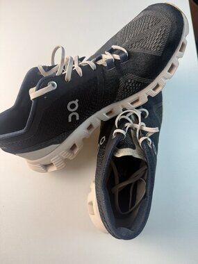 On Running Charcoal Navy Sneakers Sz 9.5 Swiss CloudTec